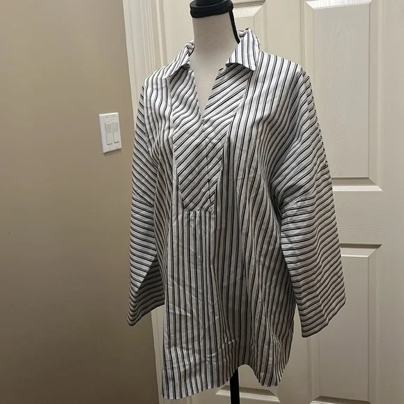 Chicos size 3 soft stretchy shirt. Lightweight. Summer ready - Picture 5 of 5